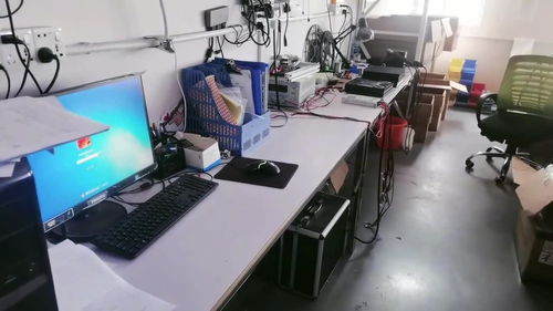 深圳電子廠工作很輕松,就是沒有女孩,一個(gè)月工資八千塊左右